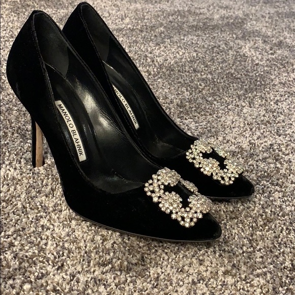 manolo blahnik hangisi black